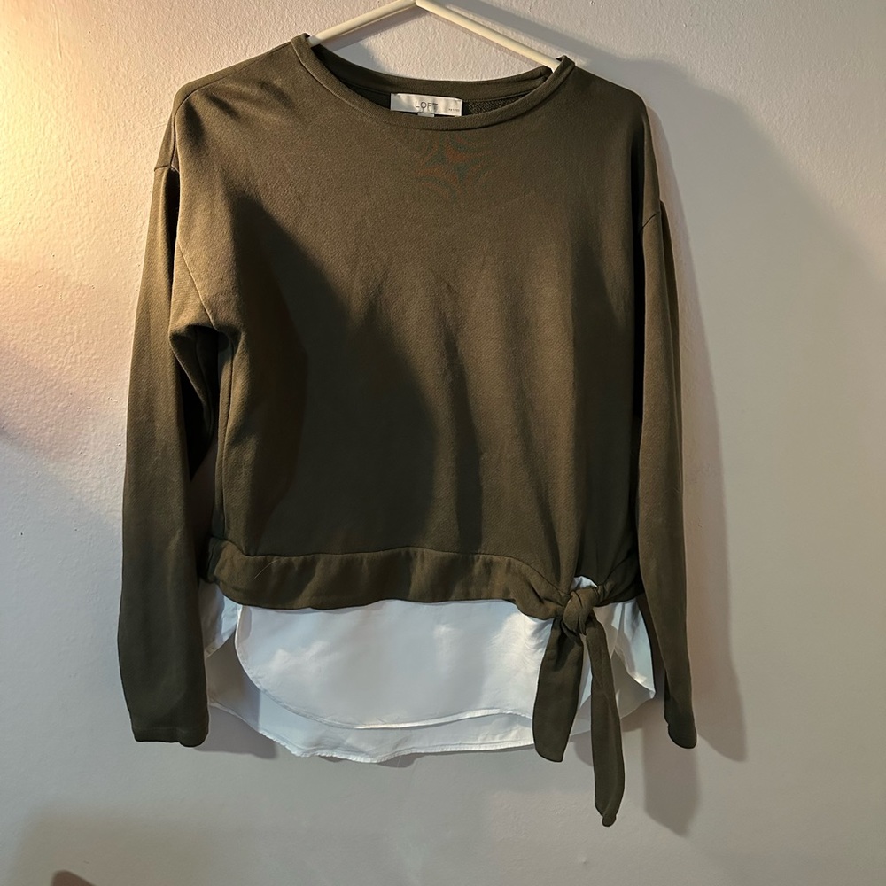 Loft Sweatshirt with faux layered white trim. Petite Small